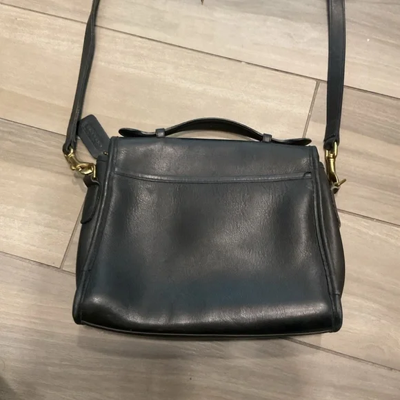 SOLD! SOLD! 9870 Court black leather crossbody shoulder dress purse tote bag - Picture 3 of 8